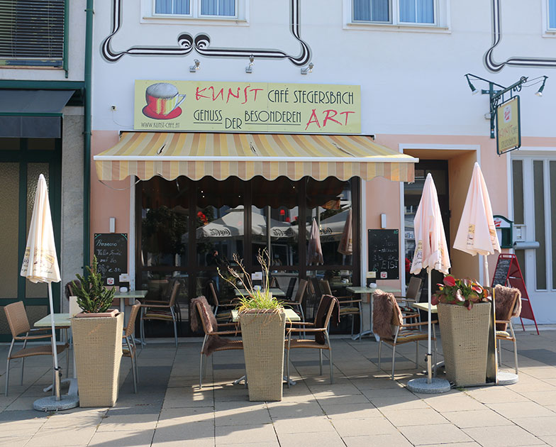 KunstCafe Stegersbach ... Terrasse ... Foto © by Christoph Friedl